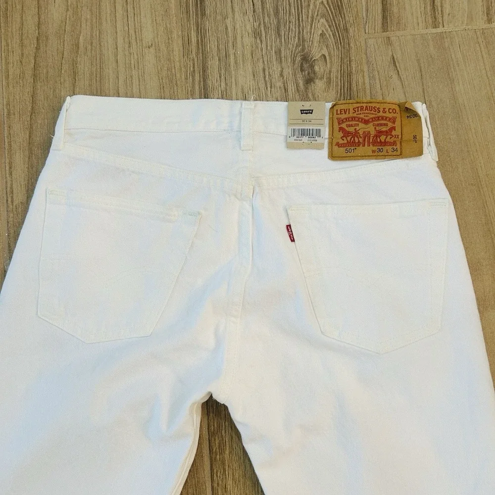 NWT Levi's 501 Original White Denim Jeans Men's Size 30 X 34 New Button Fly